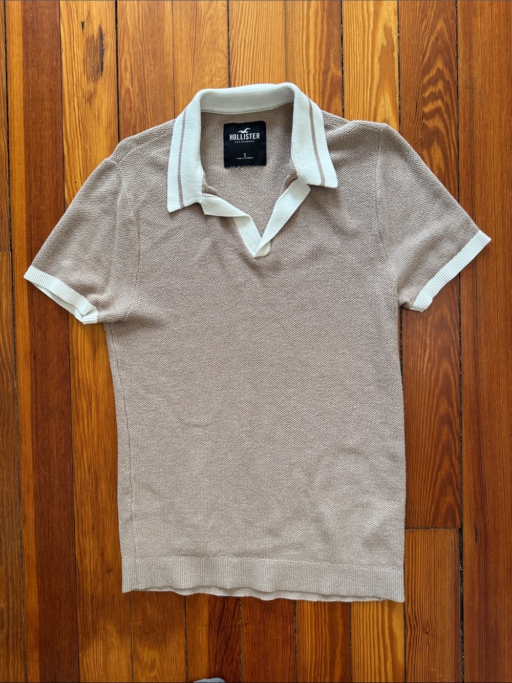 Hollister short sleeve sweater tee